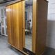 Armoire Française pieds compas 3 portes 1 miroir 27*130 et 1 t