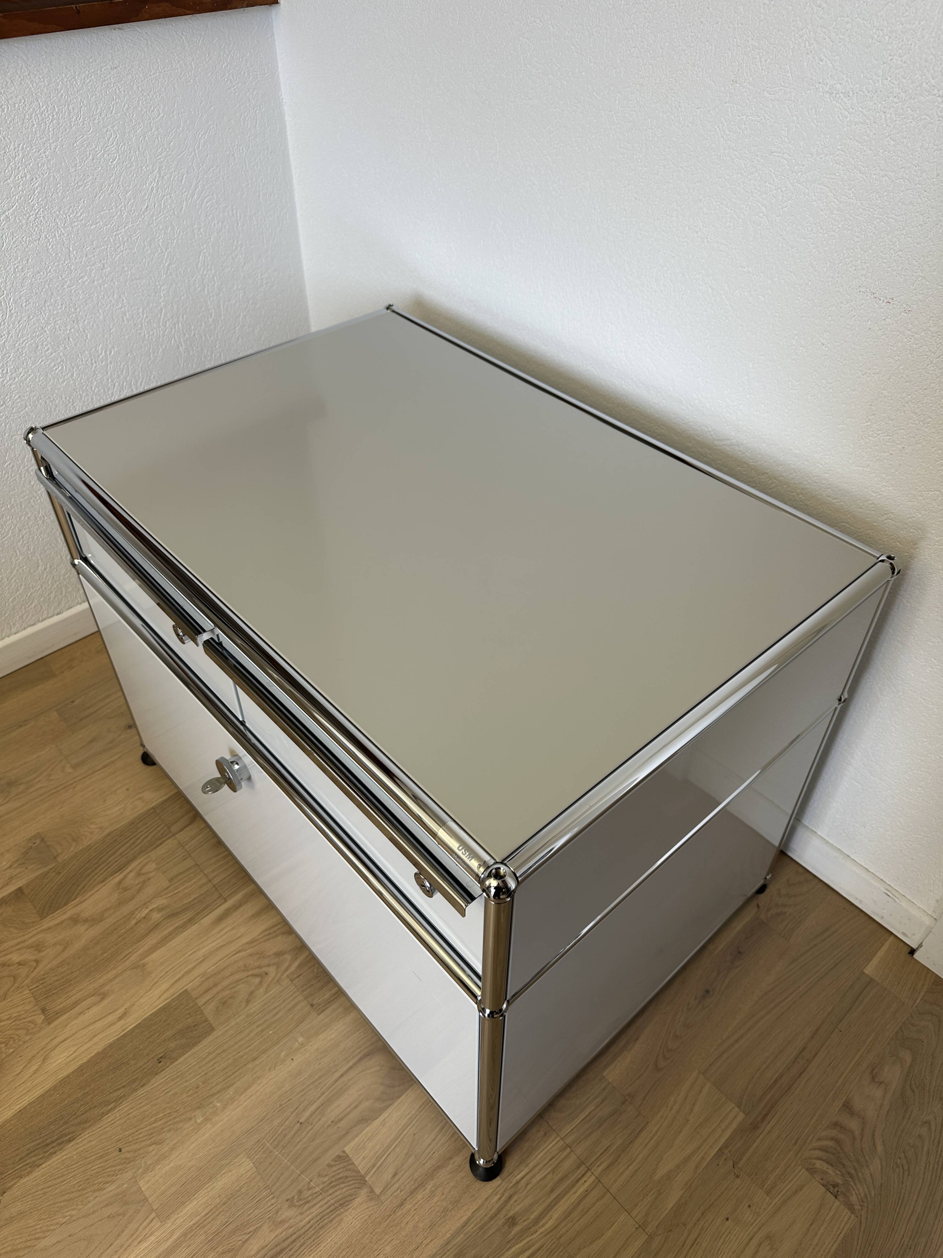 USM Haller Commode in Light Grey