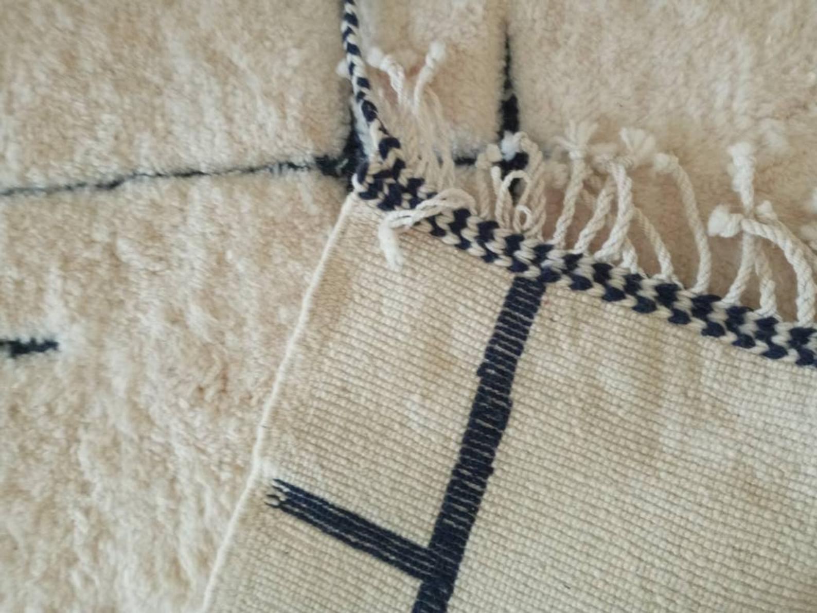Moroccan berber carpet beni ouarain 121x182cm
