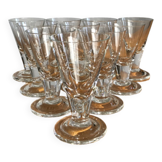 10 large glasses for a festive table