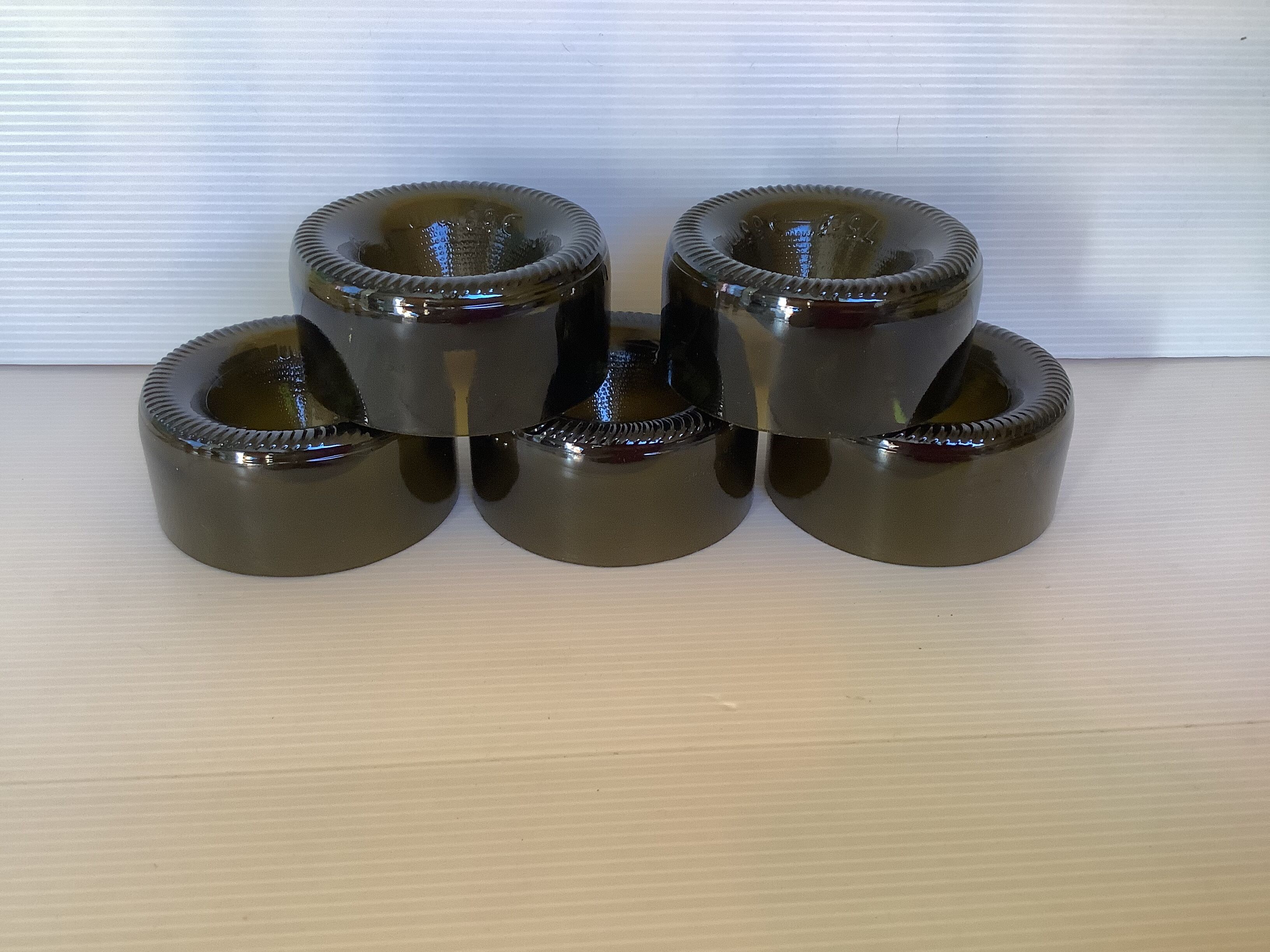 5 bottoms of wine bottles cut oenophile
