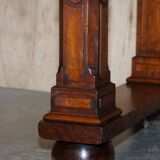 Renaissance writing table in flamed walnut, Pugin style, around 1850.