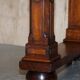 Table d'écriture Renaissance en noyer flamé style Pugin, vers 1850