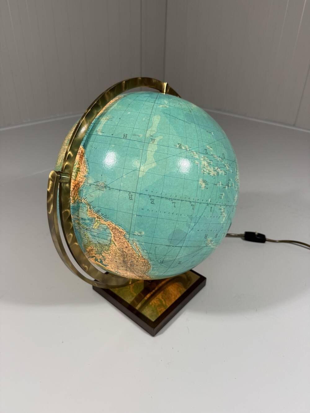 Lampe de table globe Paul Vestergaard Columbus Verlag Allemagne