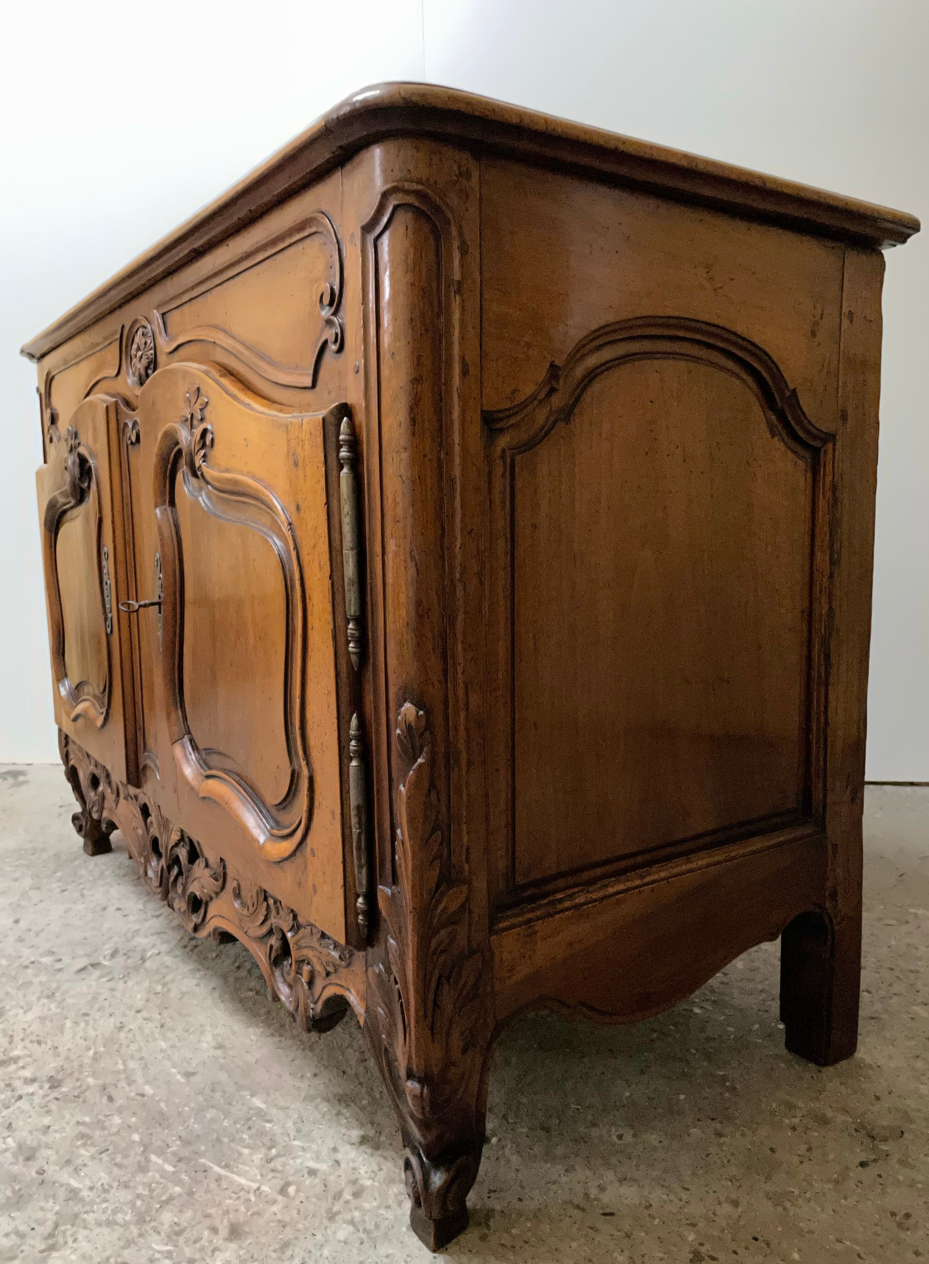 Provençal credenza walnut period eighteenth century