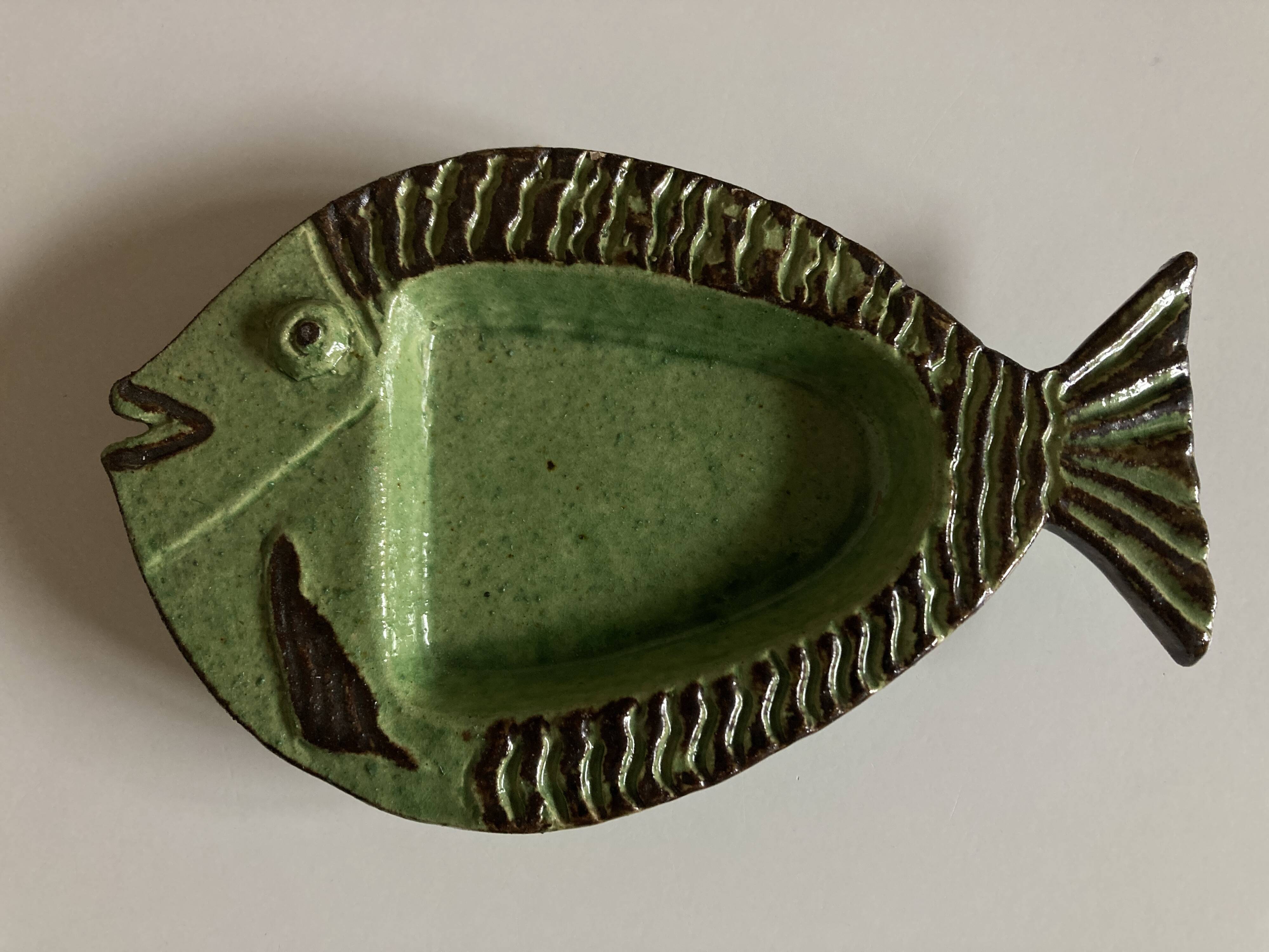 Small fish dish in glazed earthenware Dieulefit 1960
