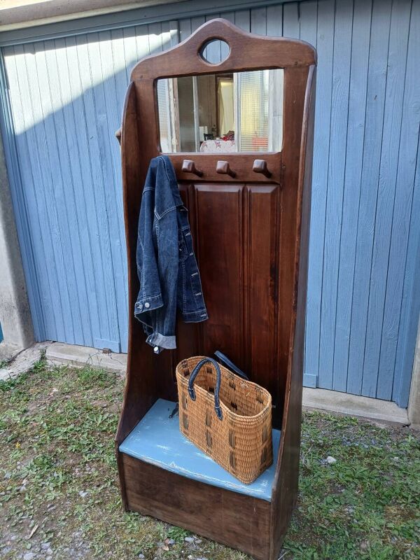 Porte manteau coffre en bois