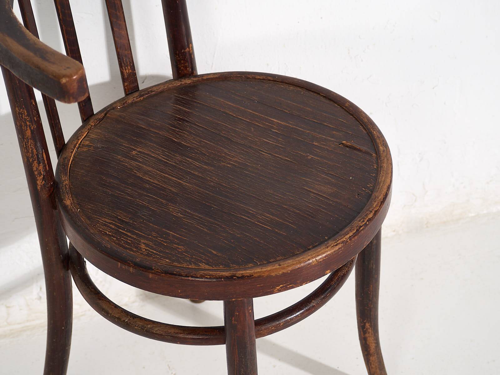 Antique bentwood chairs (circa 1920). Set of 4 pieces no. 2