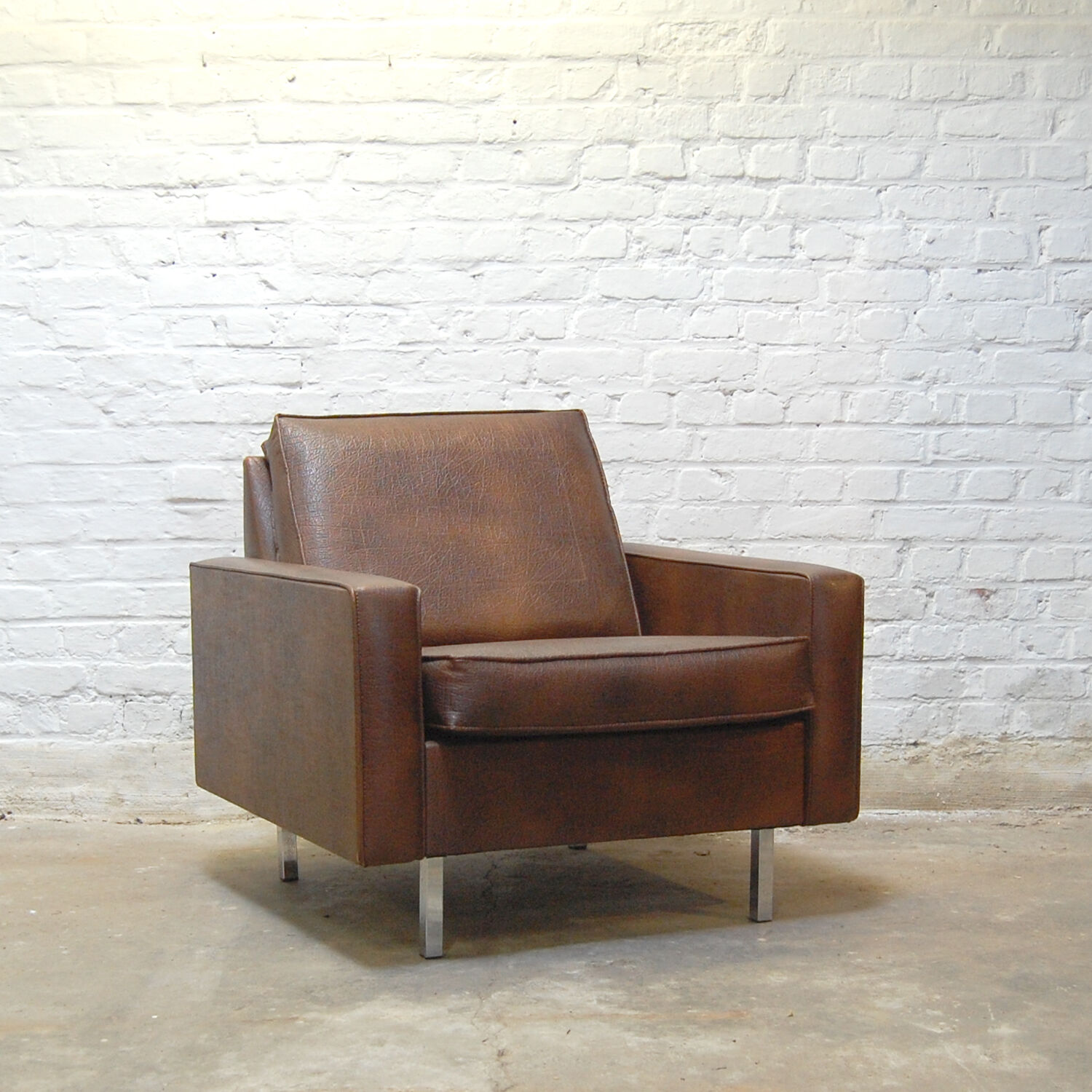 Vintage armchair model "Cleveland" by Pierre Guariche for Meurop