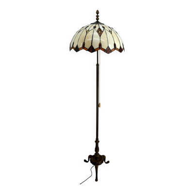 Lampadaire en bronze et abat jour en vitrail de style Tiffany – XXᵉ siècle