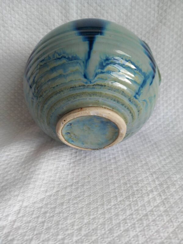 Vase à anses double pont, émail bleu coulé, Vallauris années 1960–1970