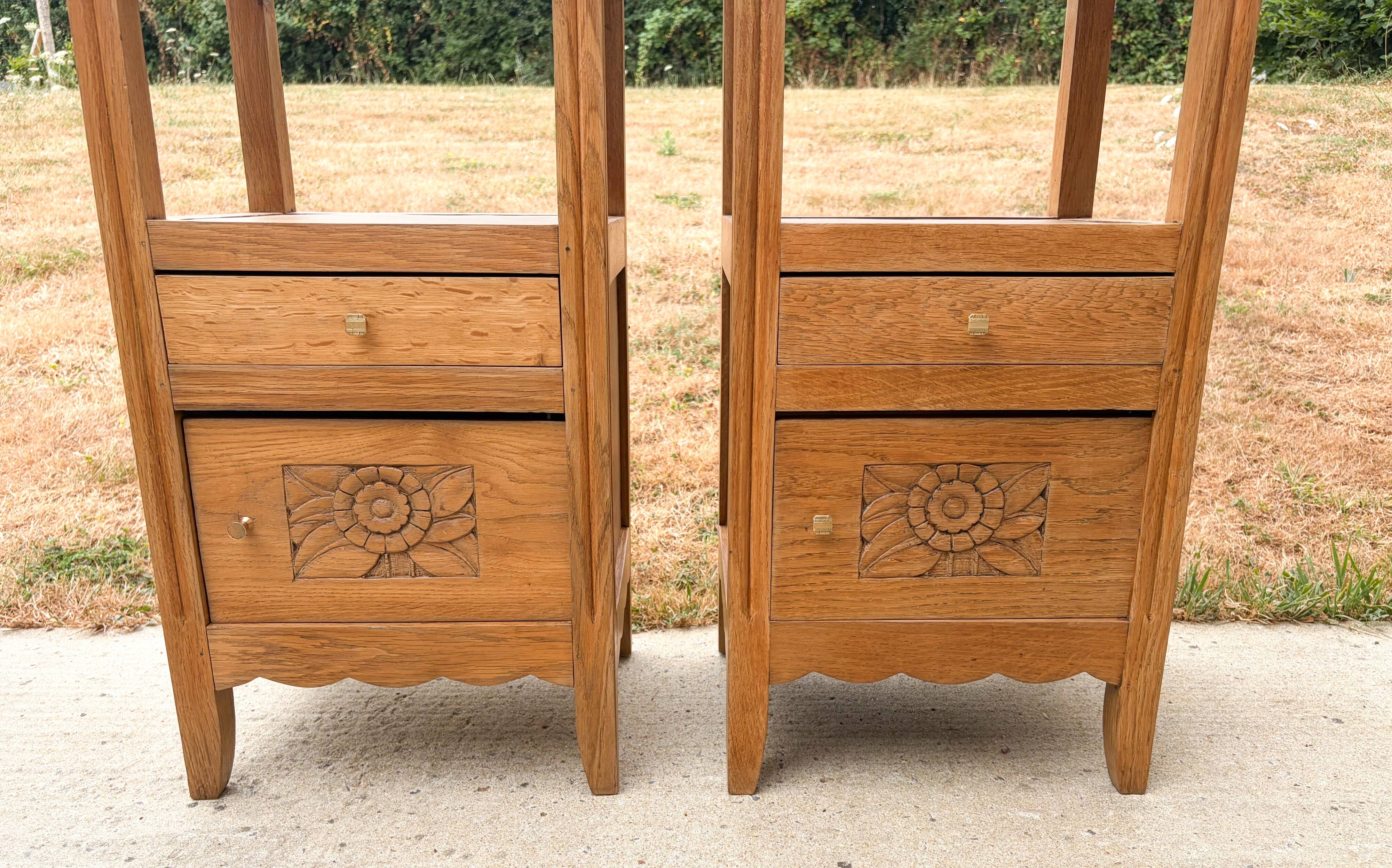 Art Deco pair of bedside tables in oak, 1930s.