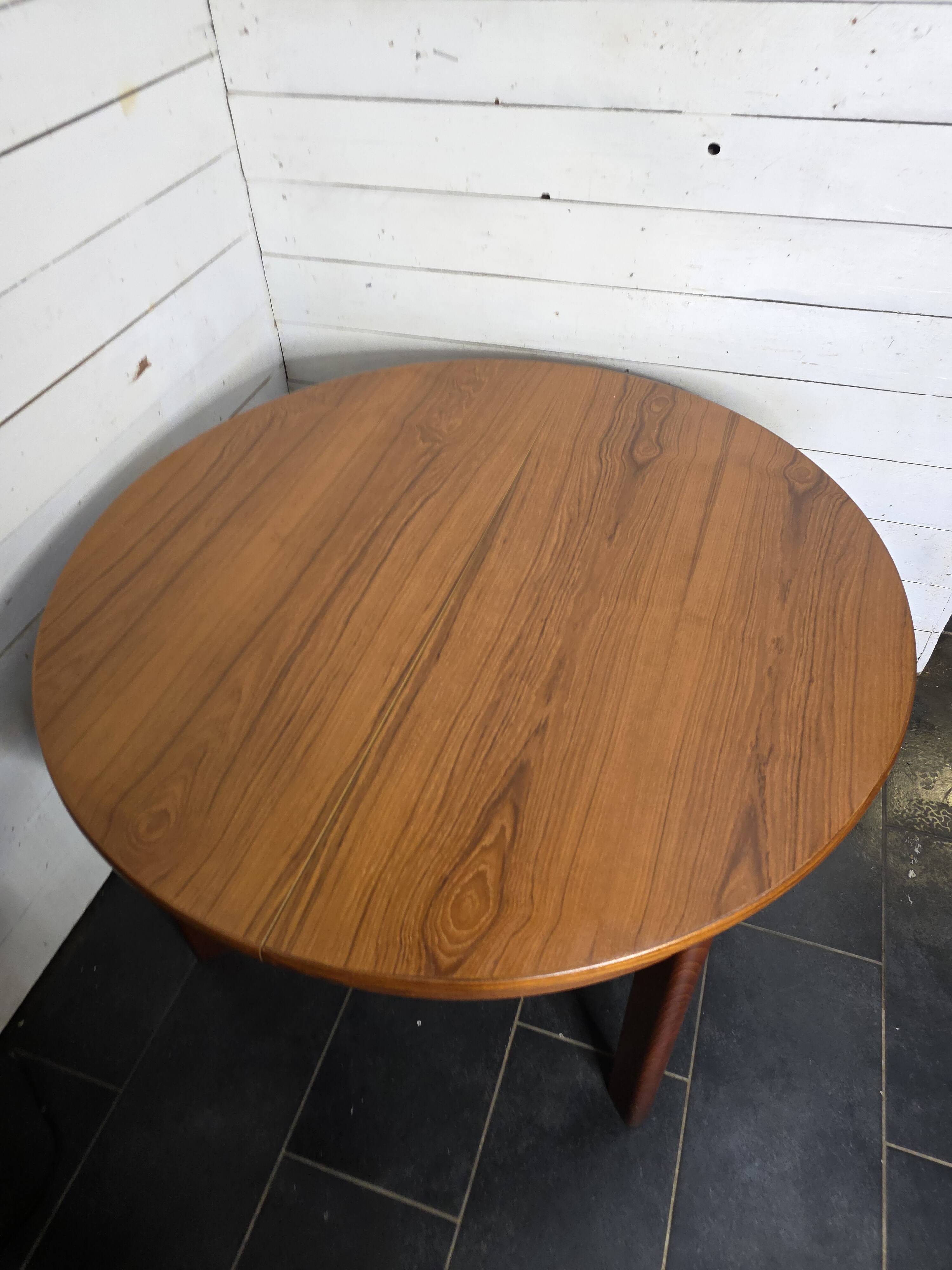 Vintage 60s extendable round teak table