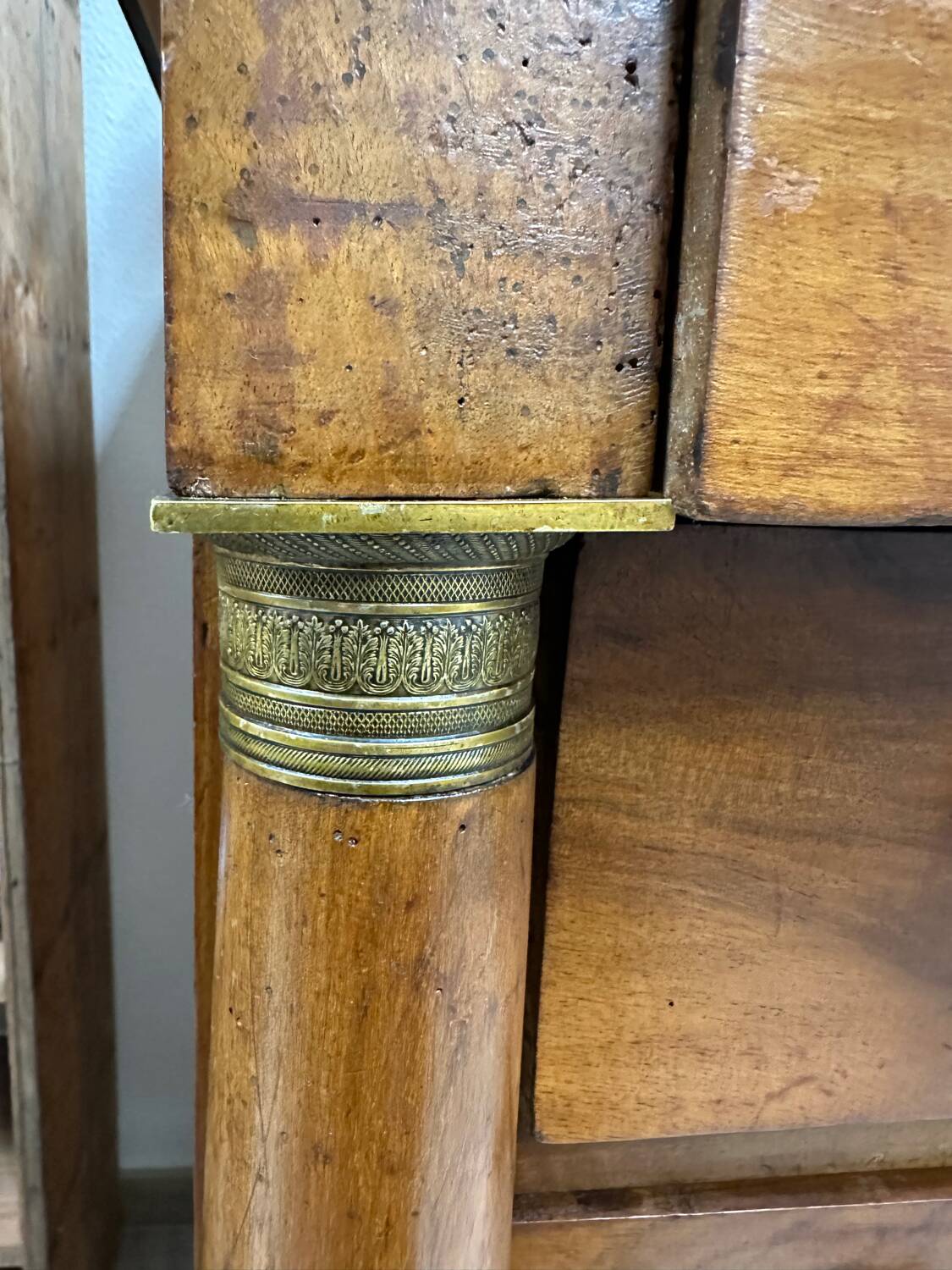 Empire style commode