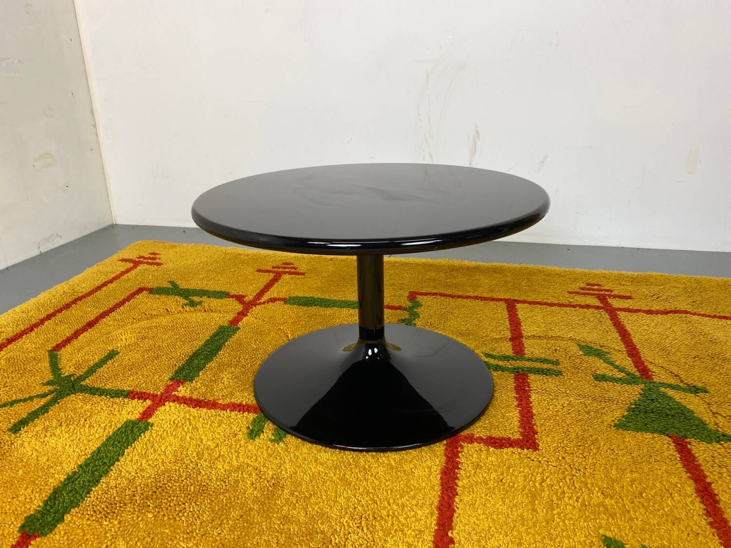 Table Basse d'Appoint Ronde Noire par Pierre Paulin pour Artifort, 1970s