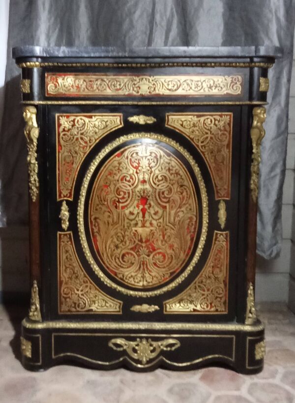 Meuble d'appui en marqueterie Boulle