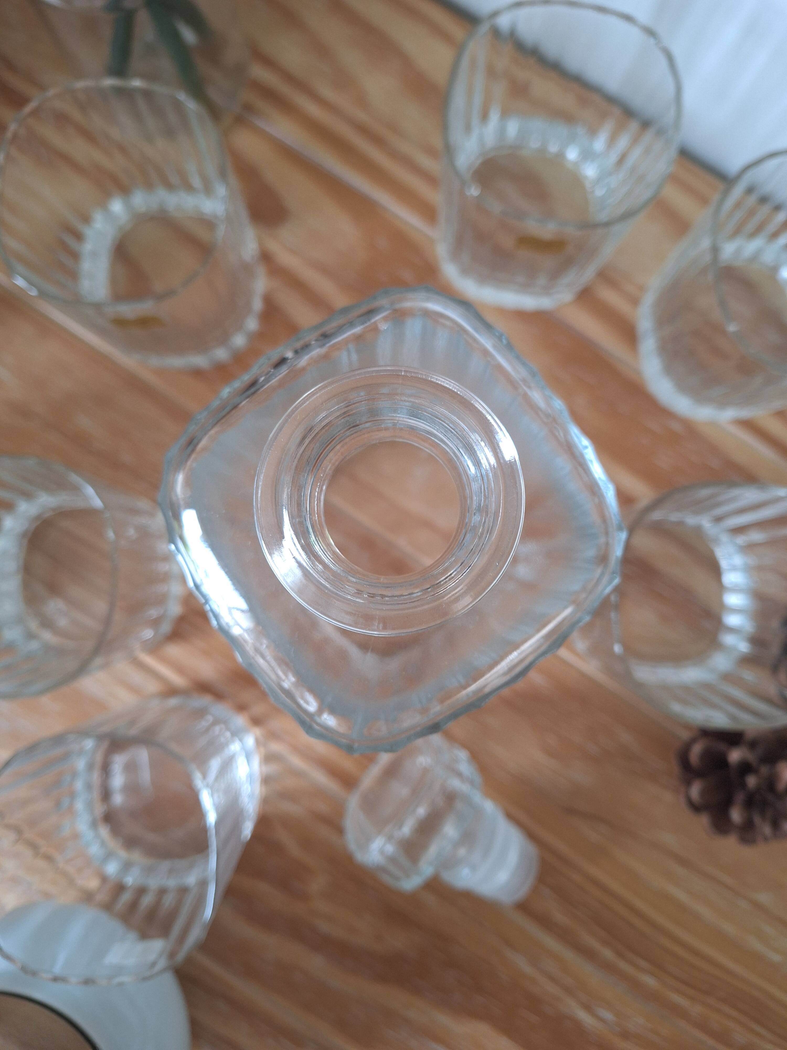 Verres à whisky et carafe striés