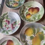 Set of 5 flat plates in Saint-Clément Barbotine earthenware with seasonal fruit motifs