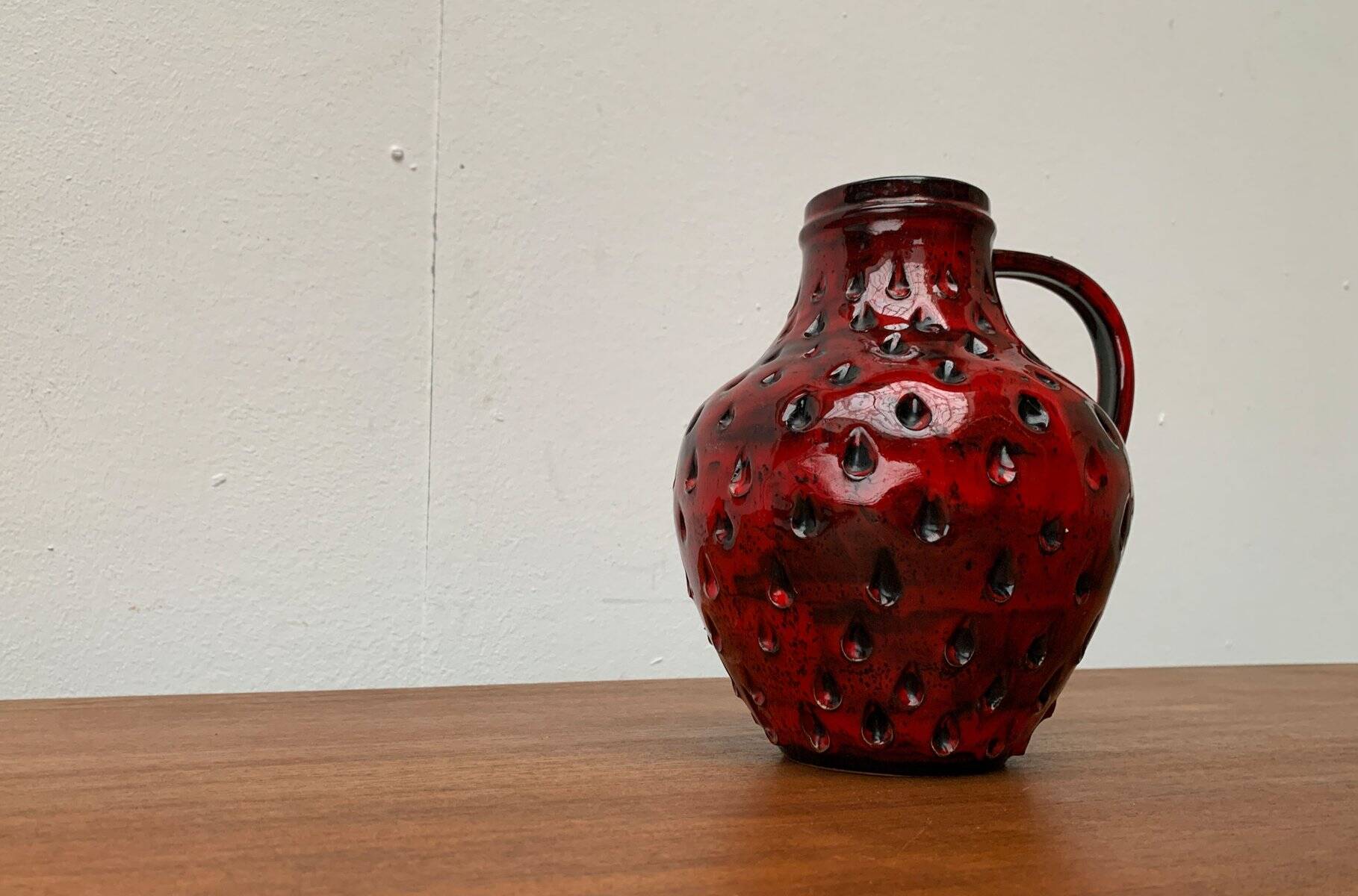 Strawberry pottery vase by Fratelli Fanciullacci for Bitossi, 1960s.