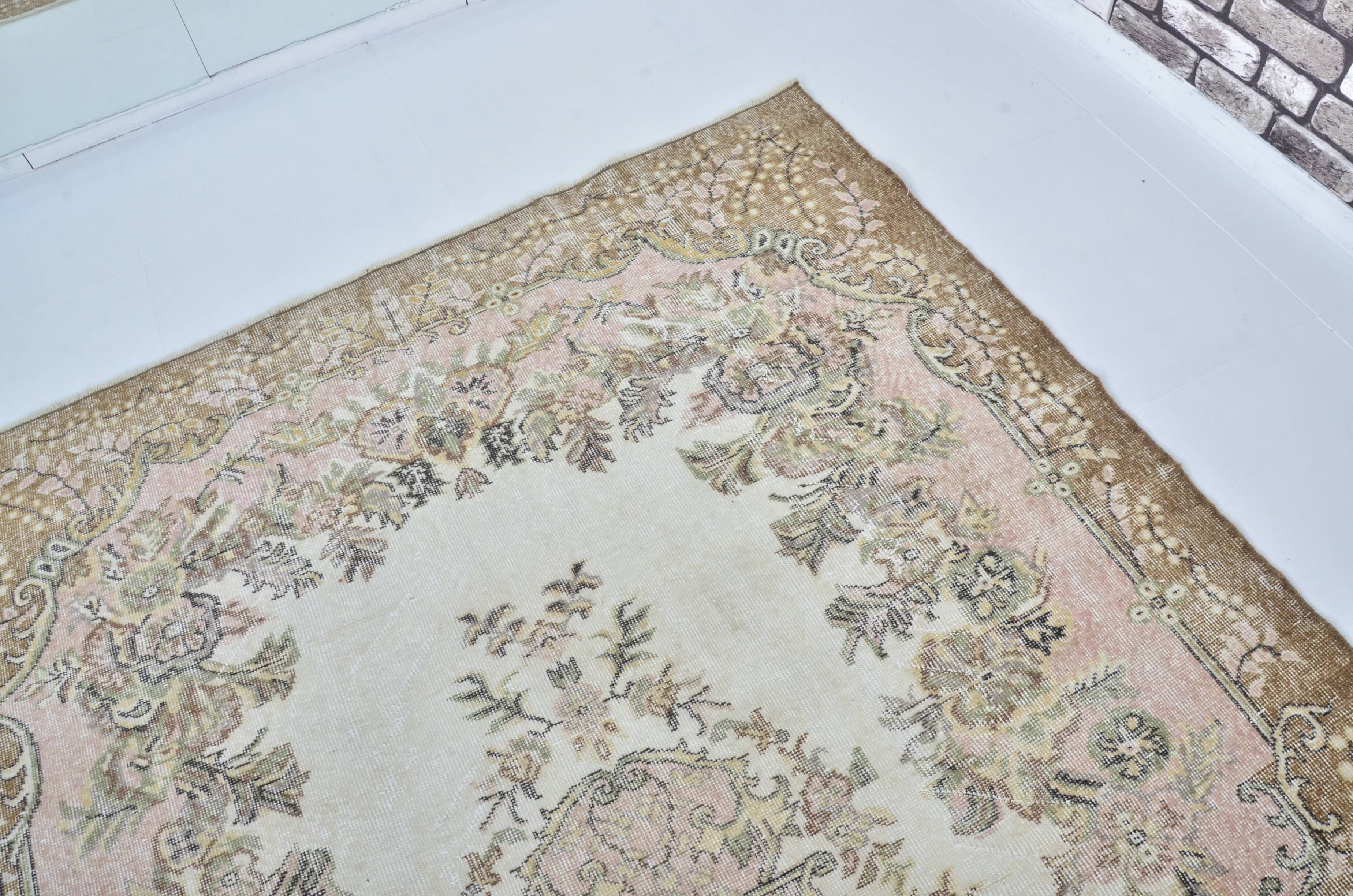 Home Living Anatolian floral rug sku 3541