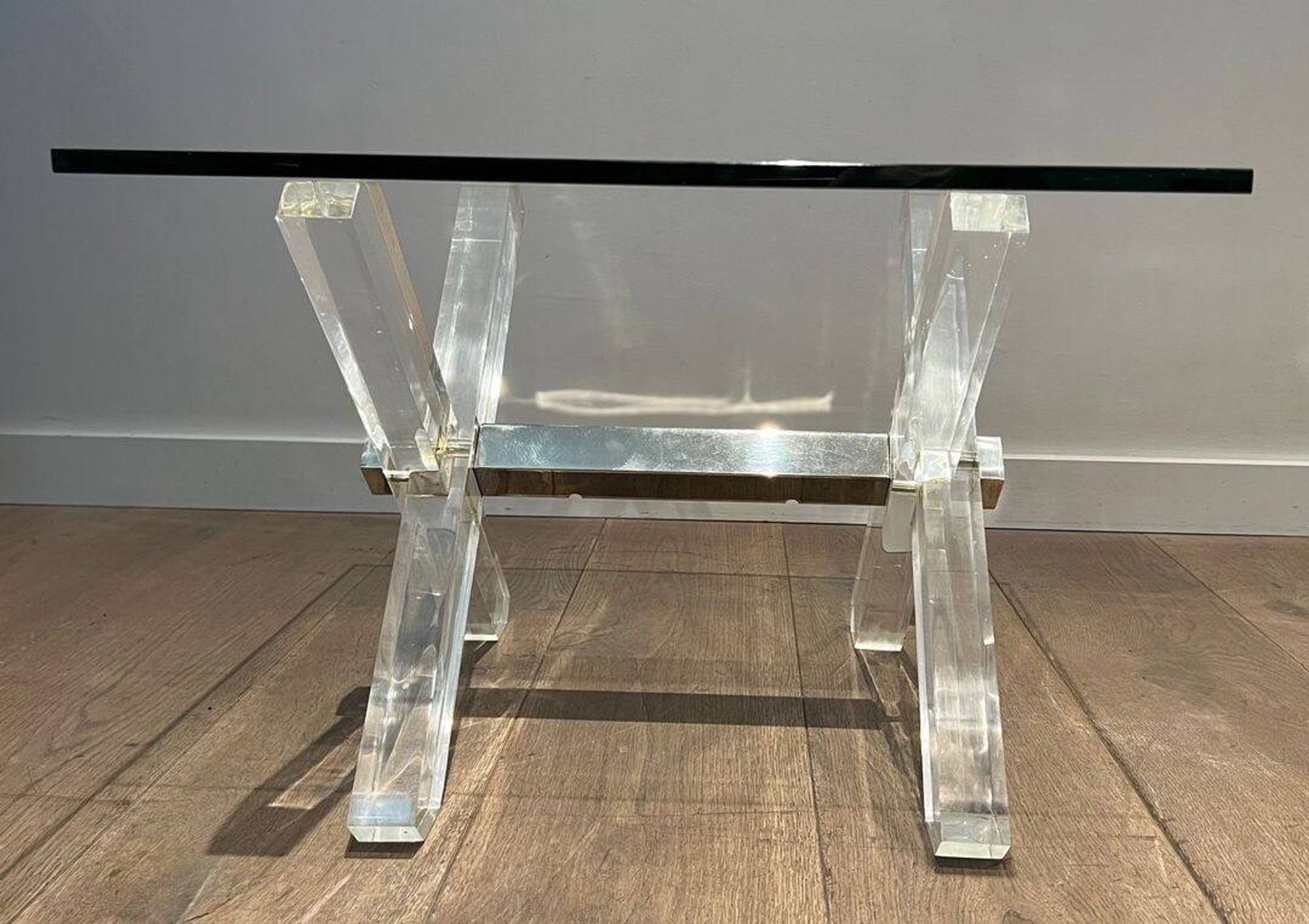 Paire de Bouts de Canapé en Plexiglass et Chrome à Piètement en X, Travail