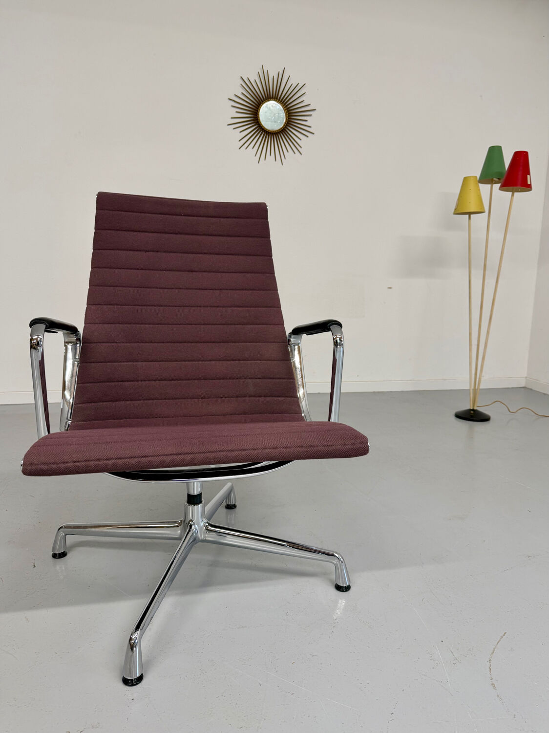 EA 122 swivel chair designed by Charles and Ray Eames for Vitra, 1980s.