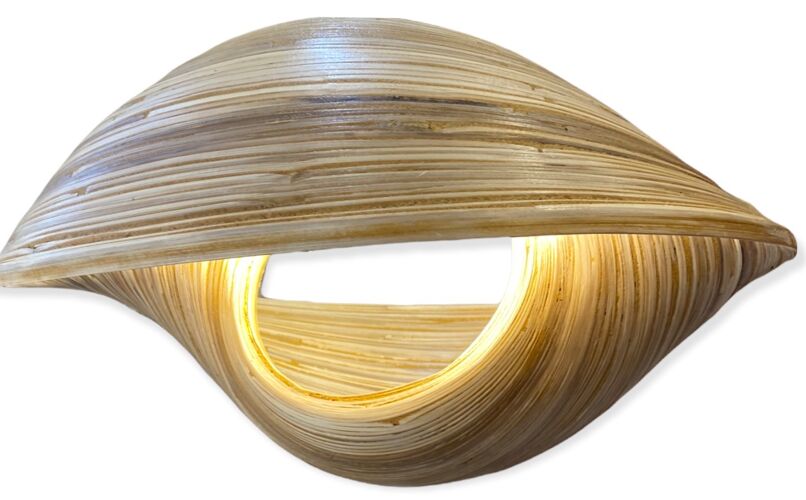 Luminaire design en bambou moyen format