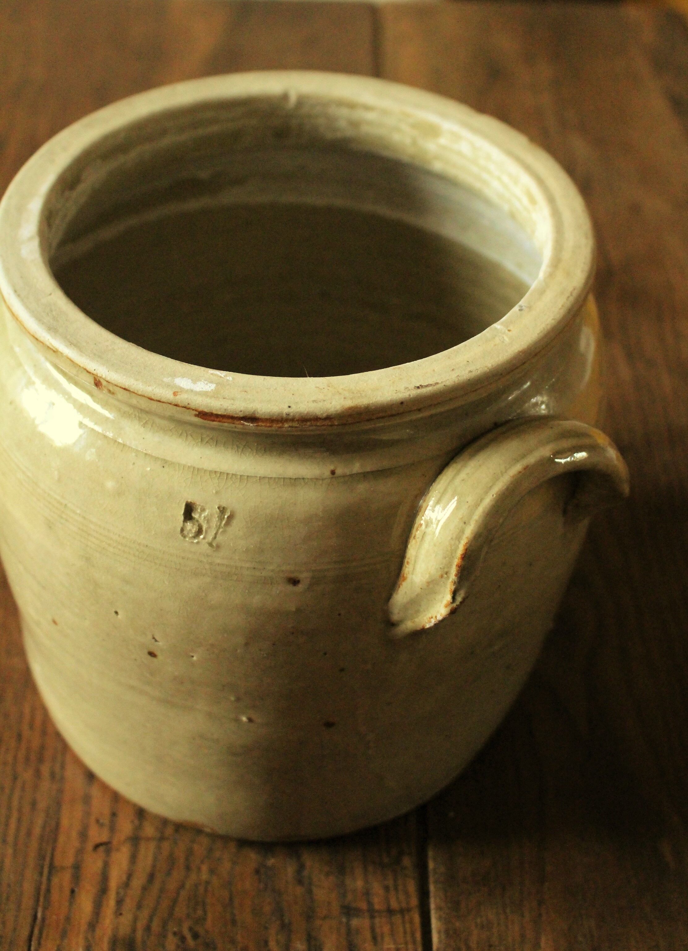 Grey glazed stoneware pot two handles 5 L