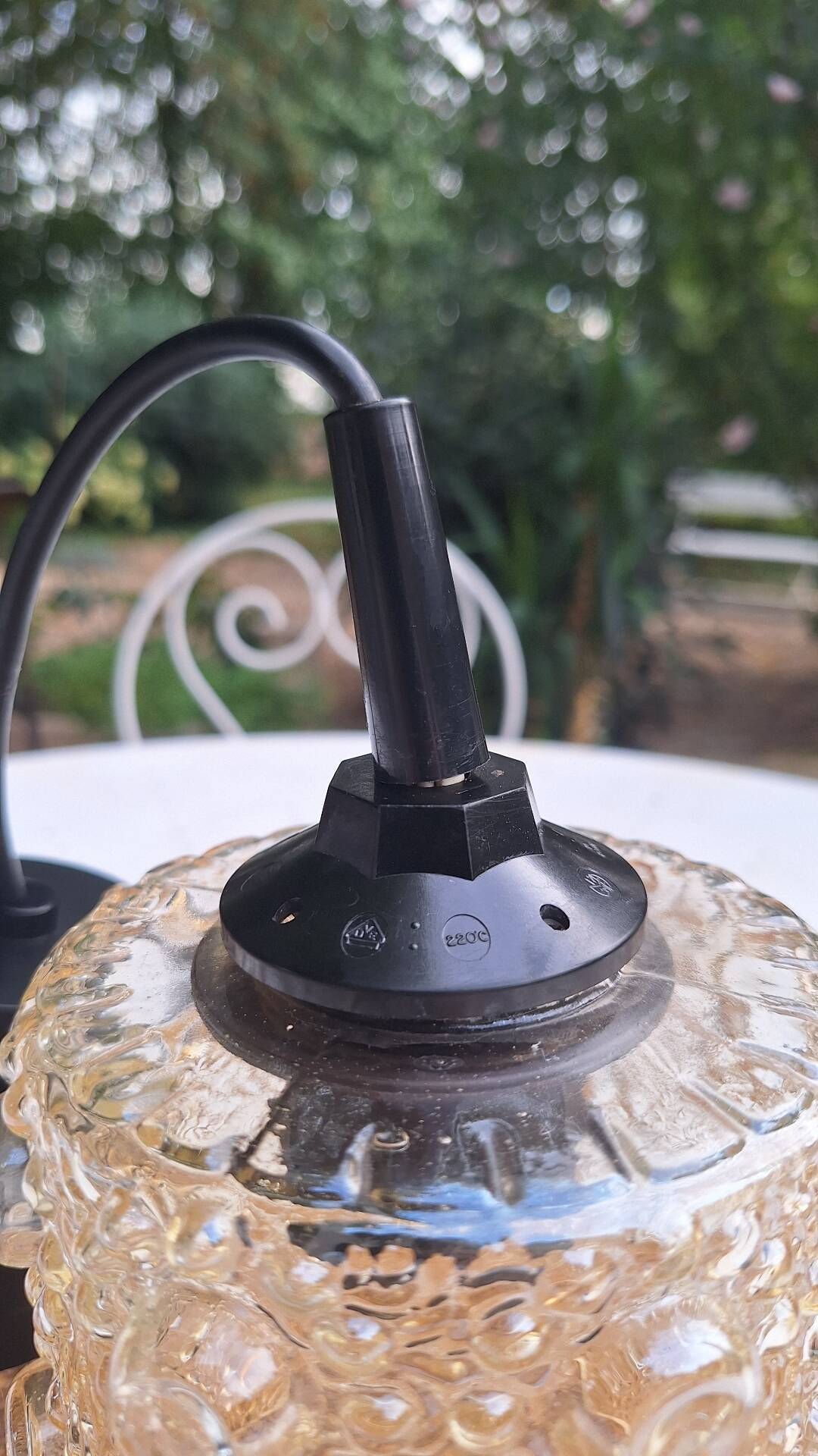 Suspended portable lamp