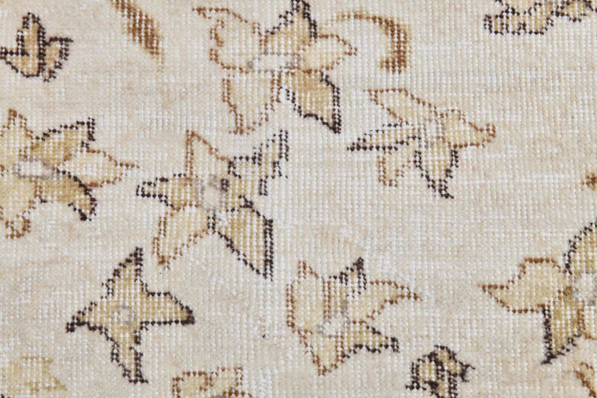 Vintage Turkish rug in beige and brown with floral medallion, 192 × 294 cm