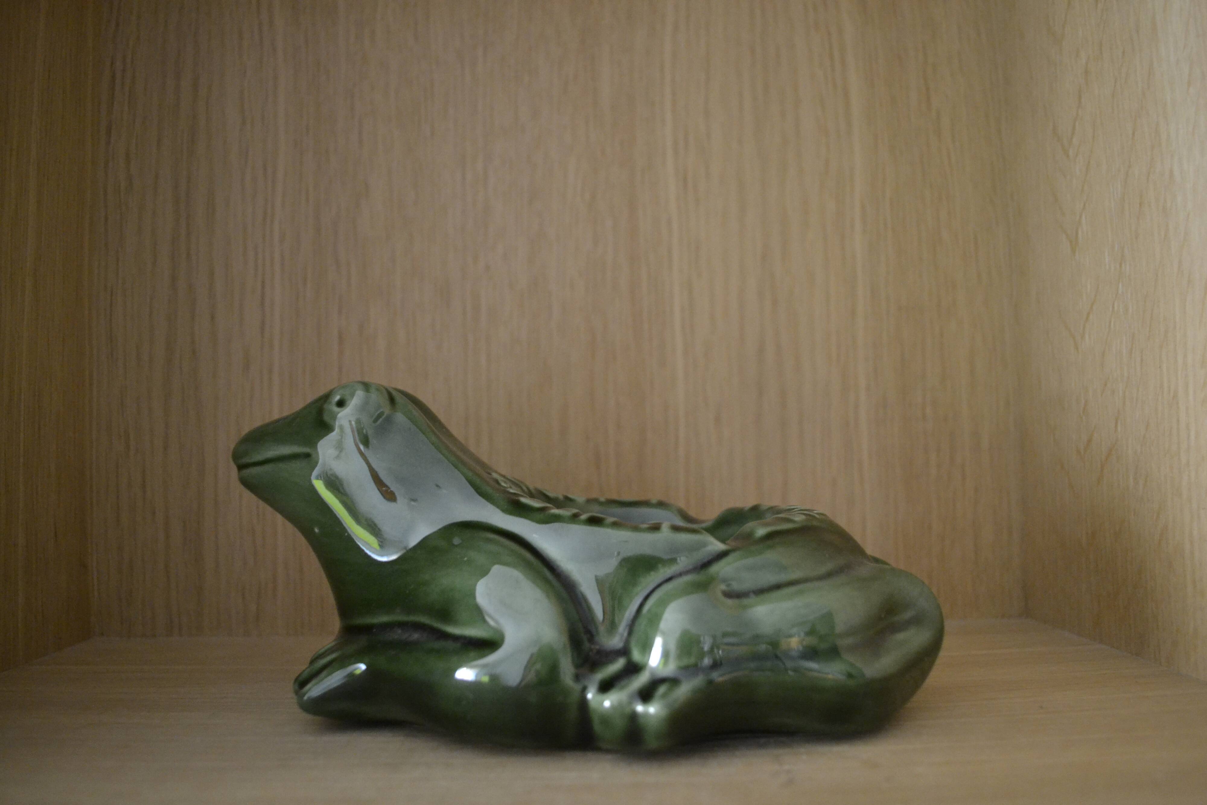 Frog ashtray Guyot Dijon