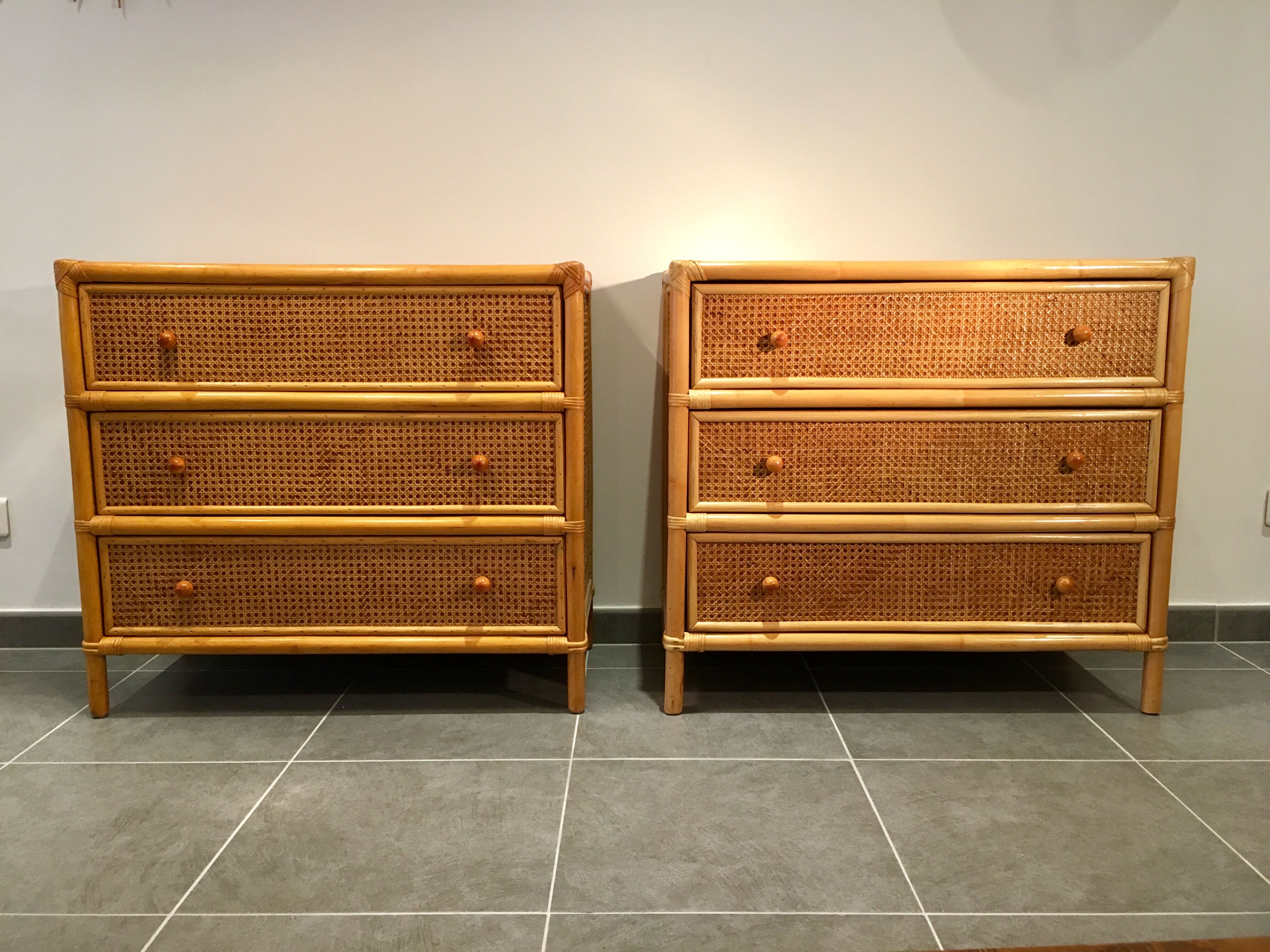 Commodes vintage, cannage en rotin