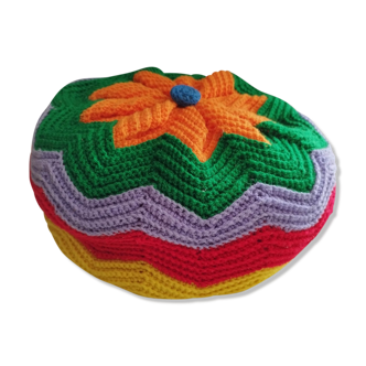 Multicolored cushion with round hook