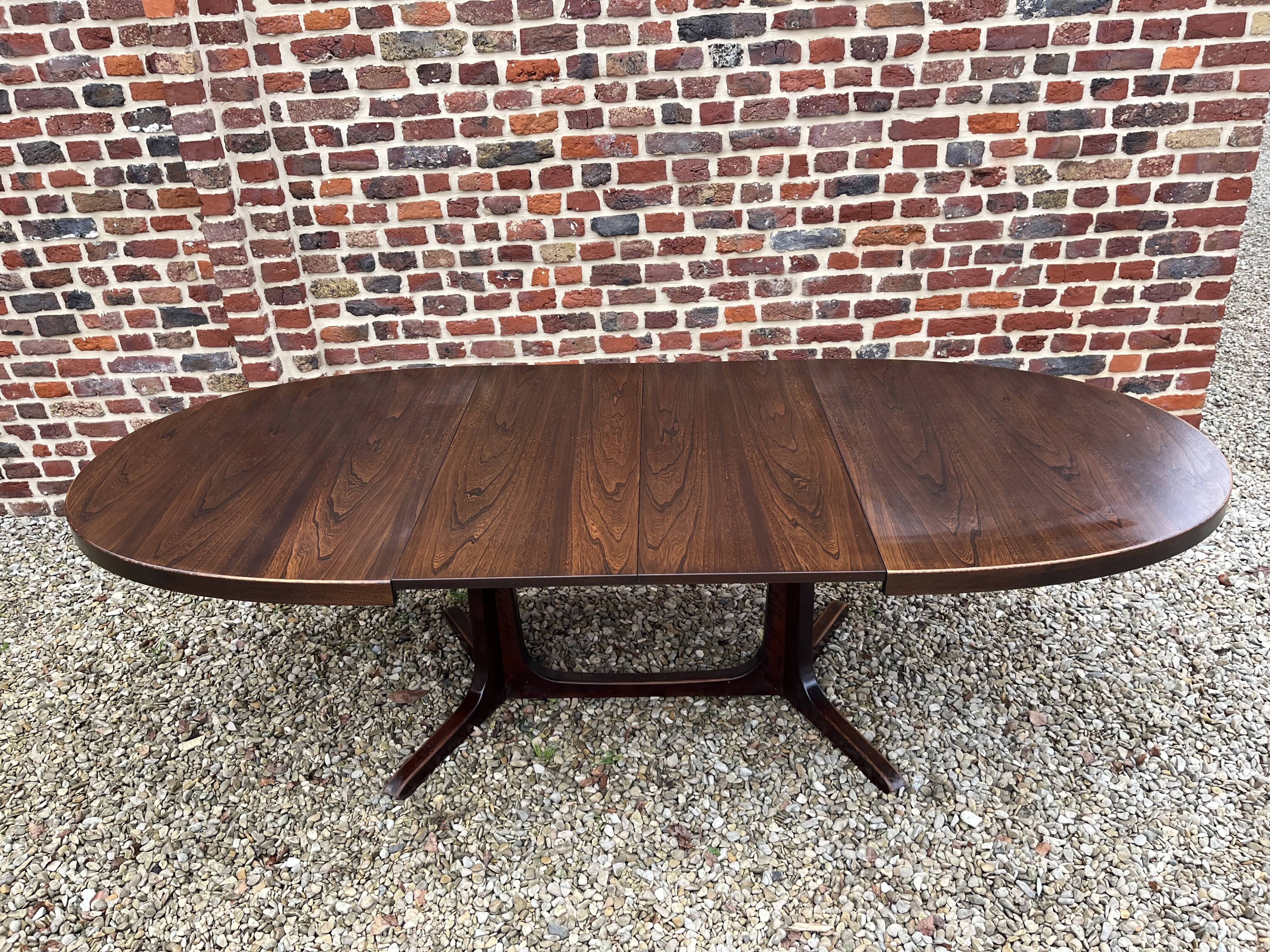 Baumann design oval dining table