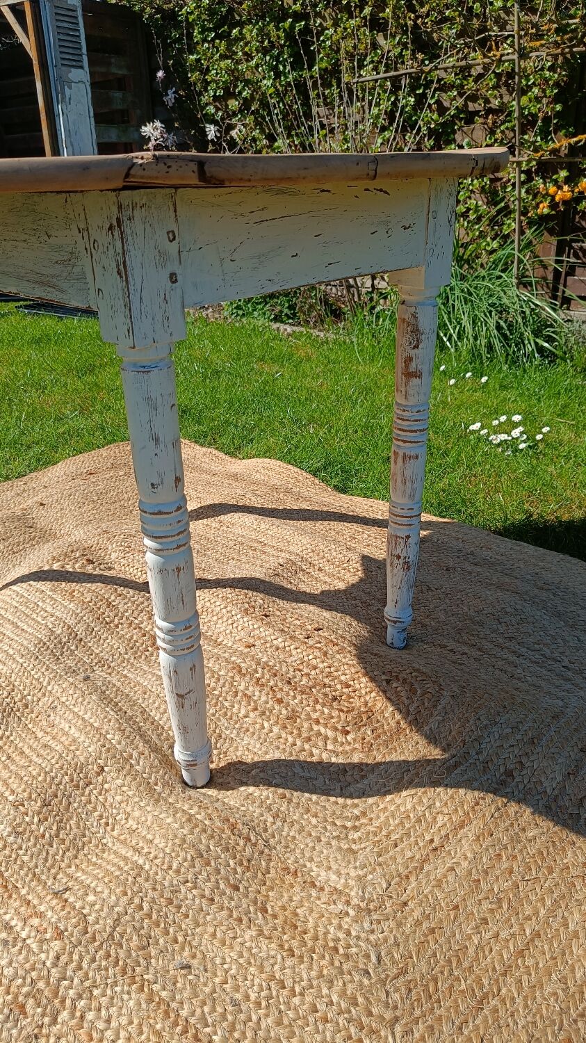 Antique patinated round table – wooden top