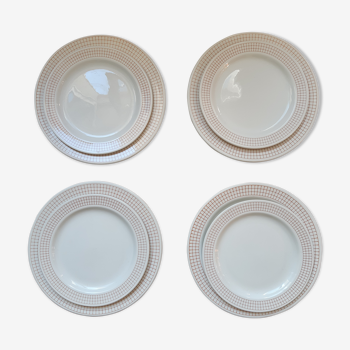 Set of 4 dessert plates and 4 large plates