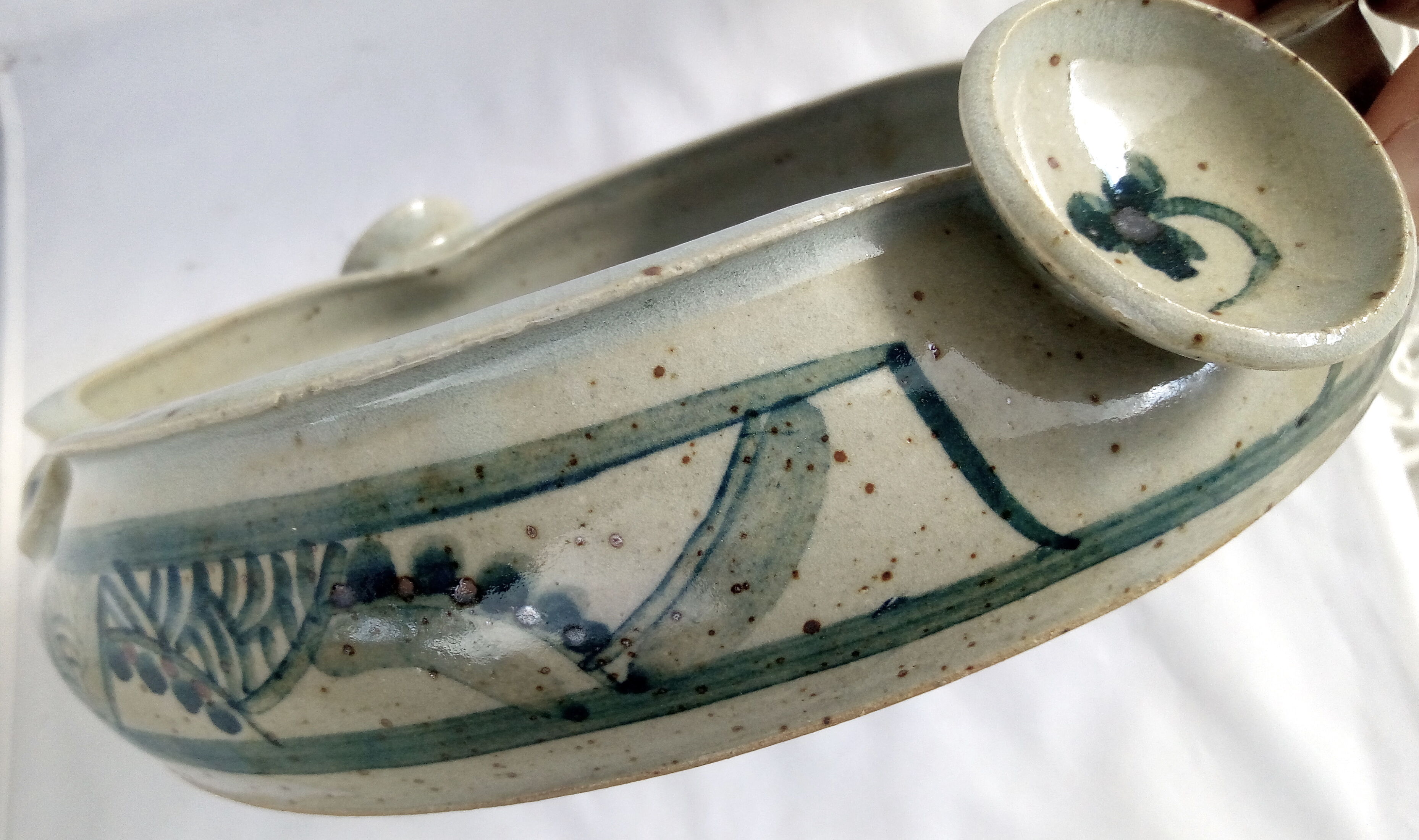 Ain's artisanal vegetable-patterned dish