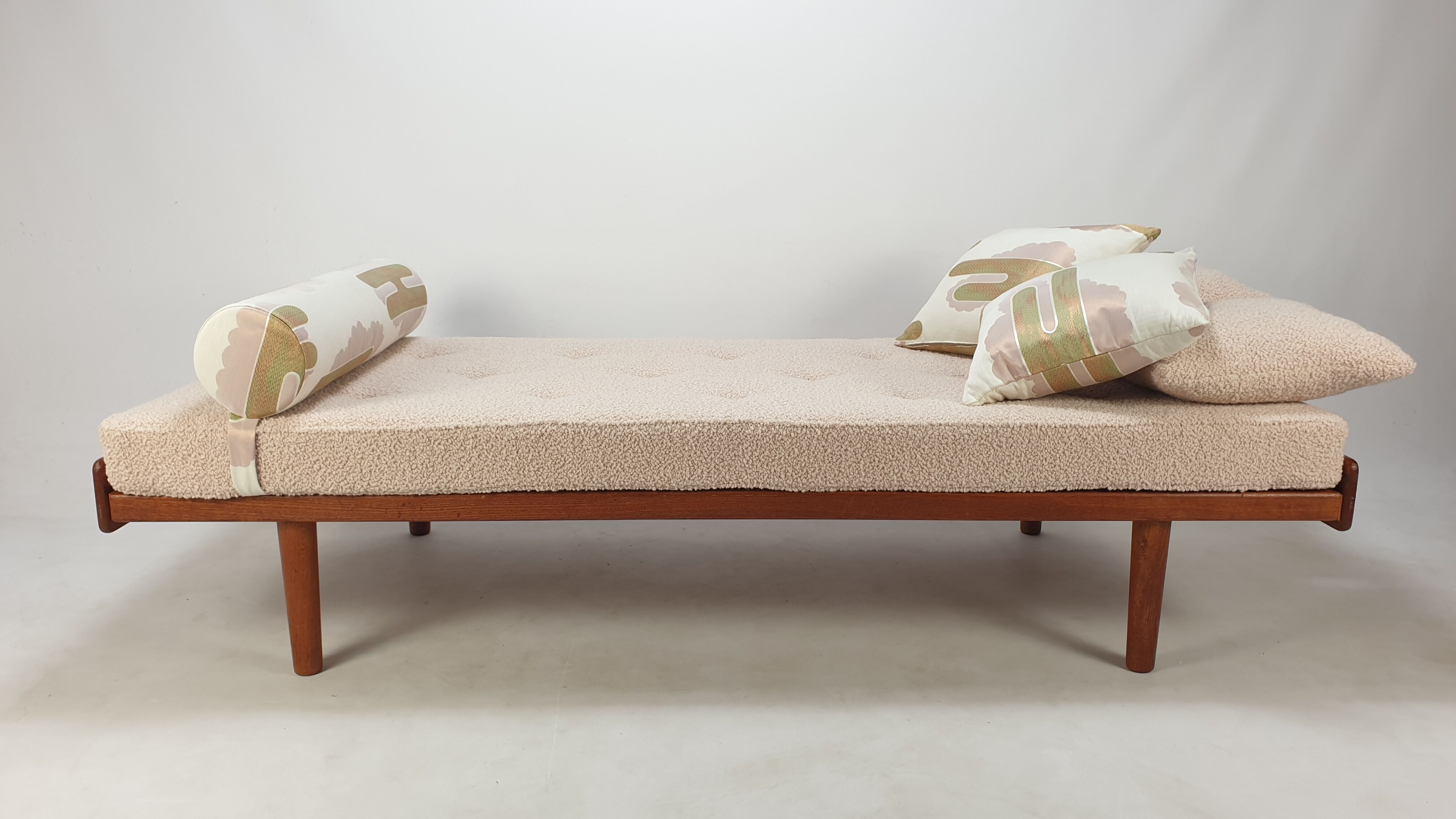 Mid-century teak daybed, 1960s