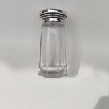 Saupoudreuse en cristal et argent massif par Louis Coignet.
