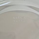 Oval Pyrex gratin dish, silver-plated metal stand.