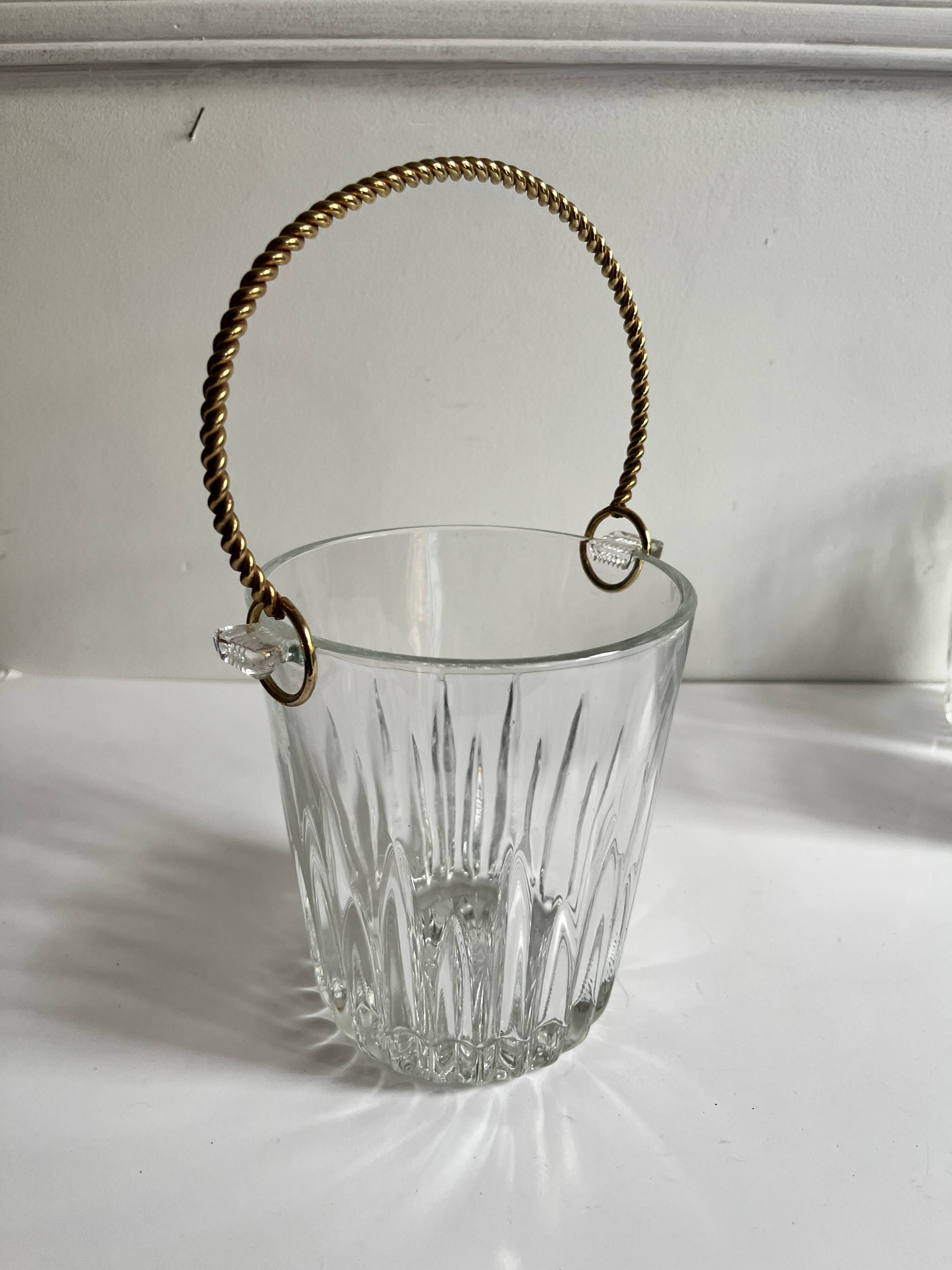 Ice bucket
