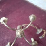 Bronze chandelier has 4feux
