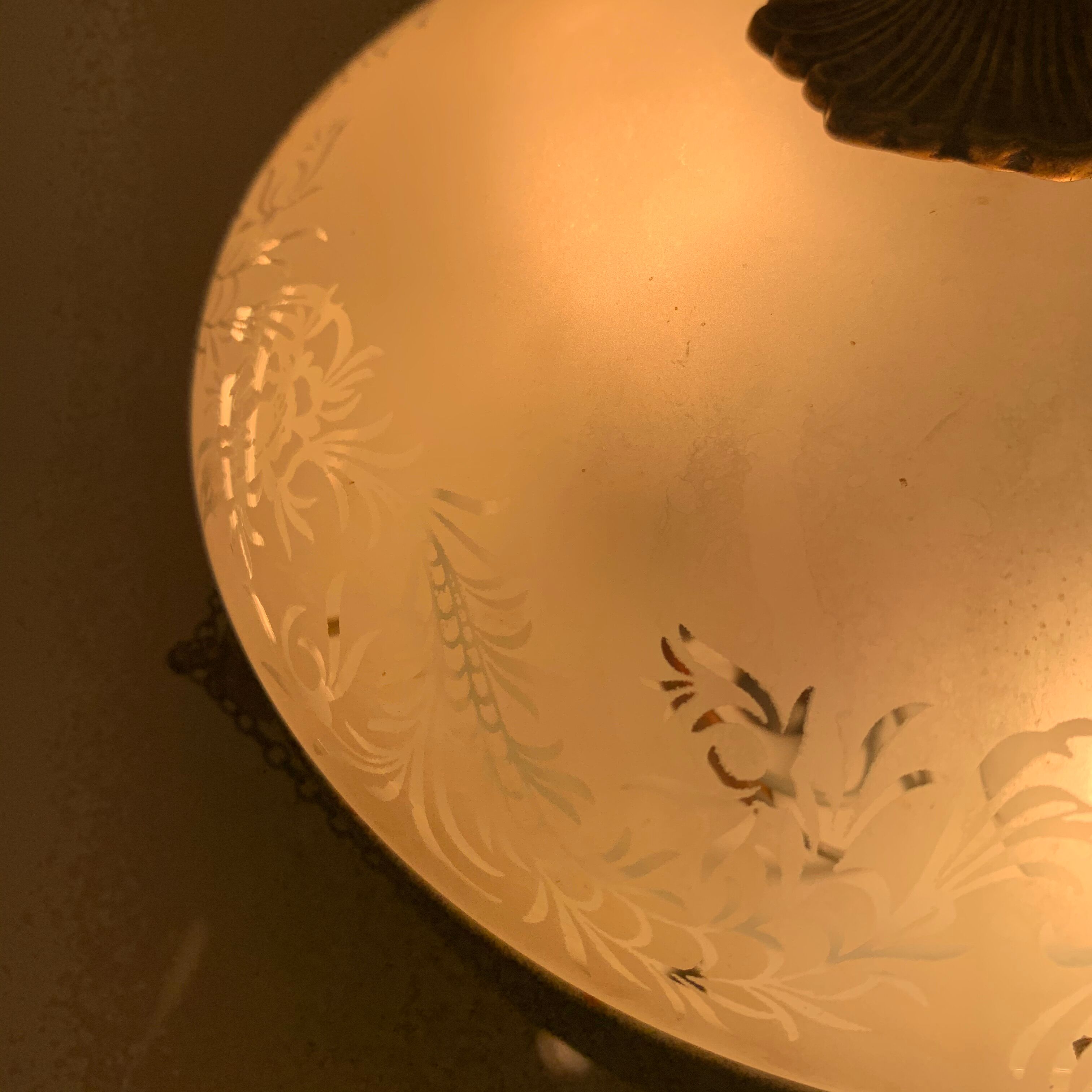 Globe-polished glass ceiling