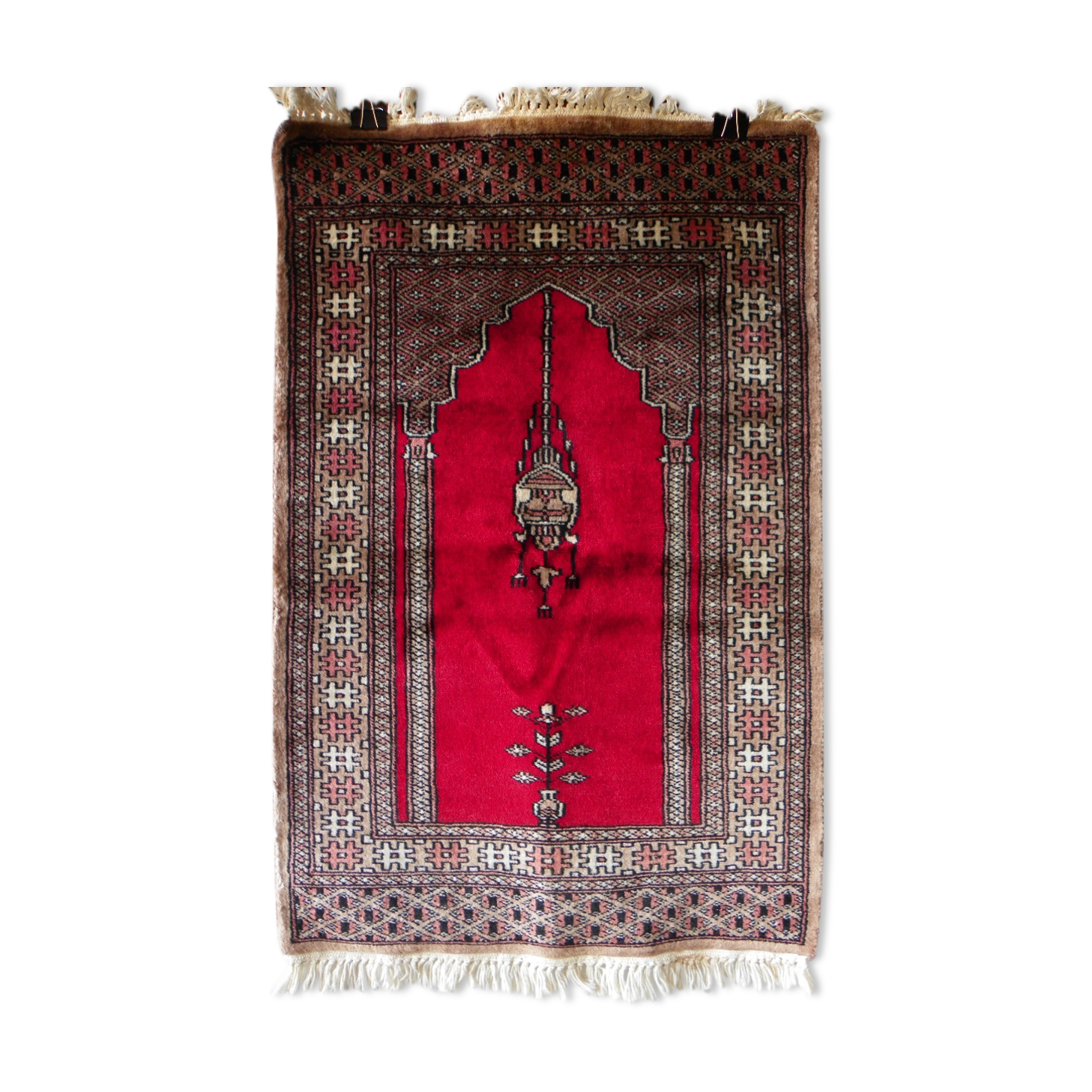 Oriental wool carpet Pakistan.