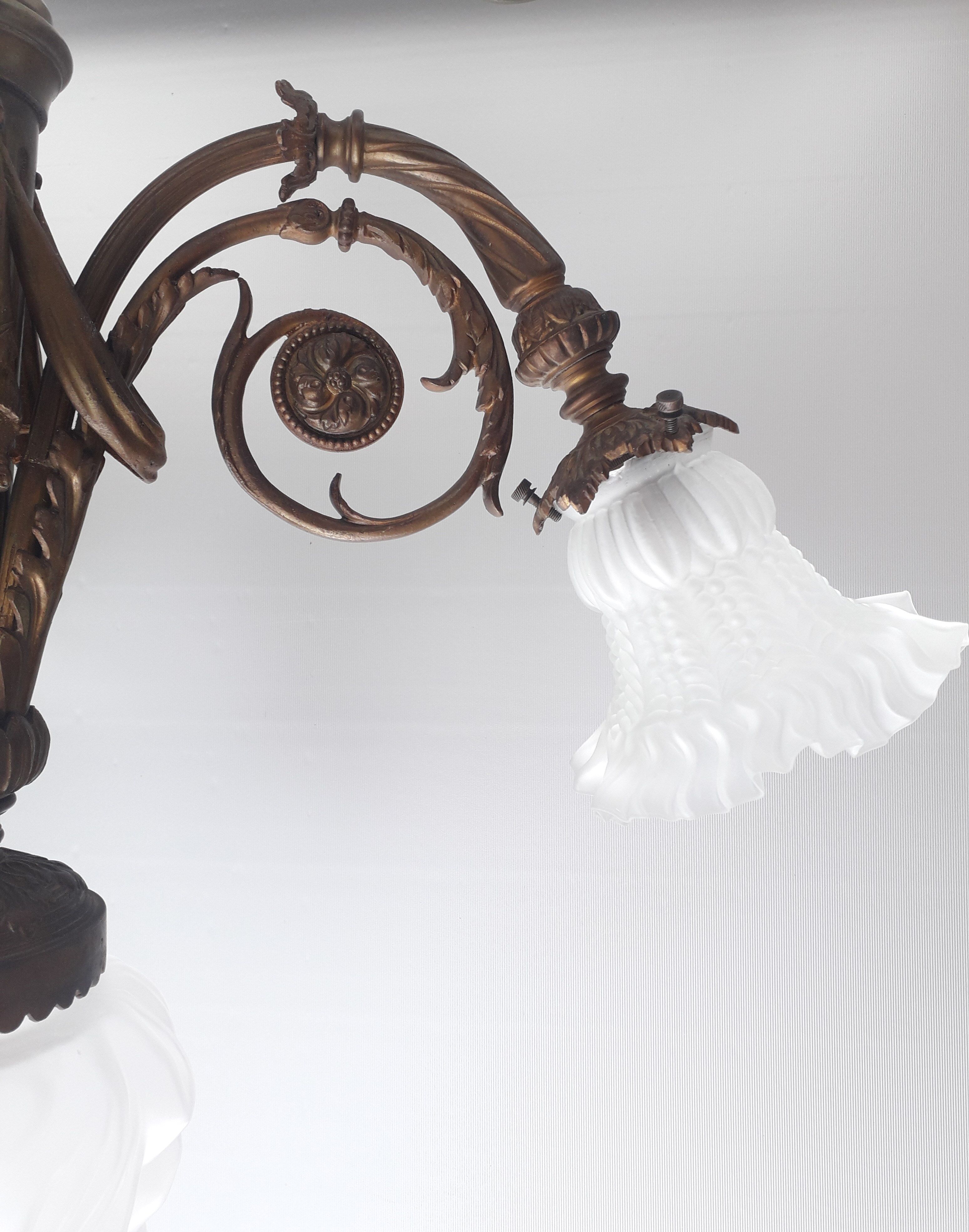 Art nouveau chandelier in bronze and pressed glass 1920