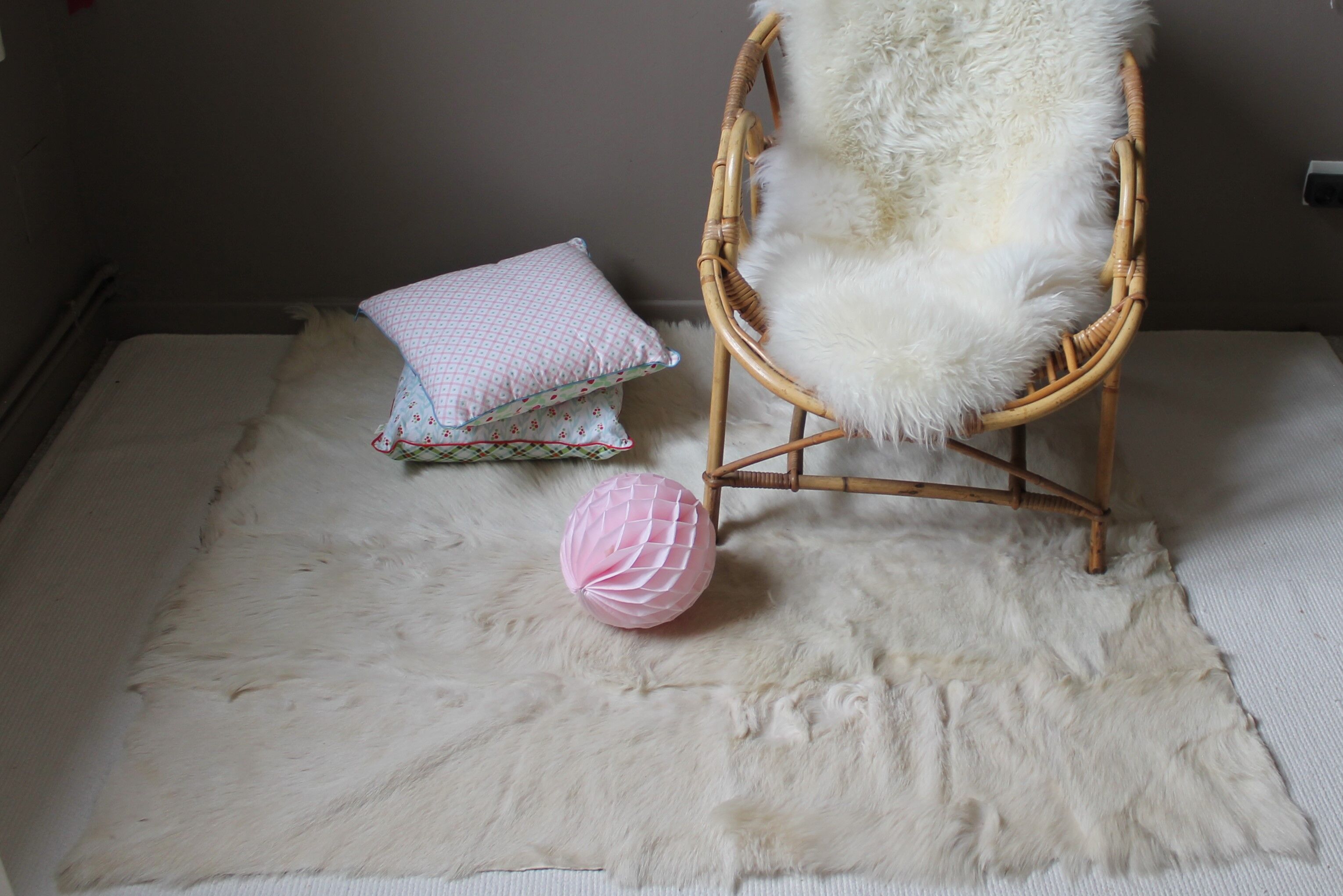 Vintage white goat skin 132 X 120 cm