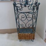 Porte-parapluies français shabby chic en métal et osier tressé – rangement