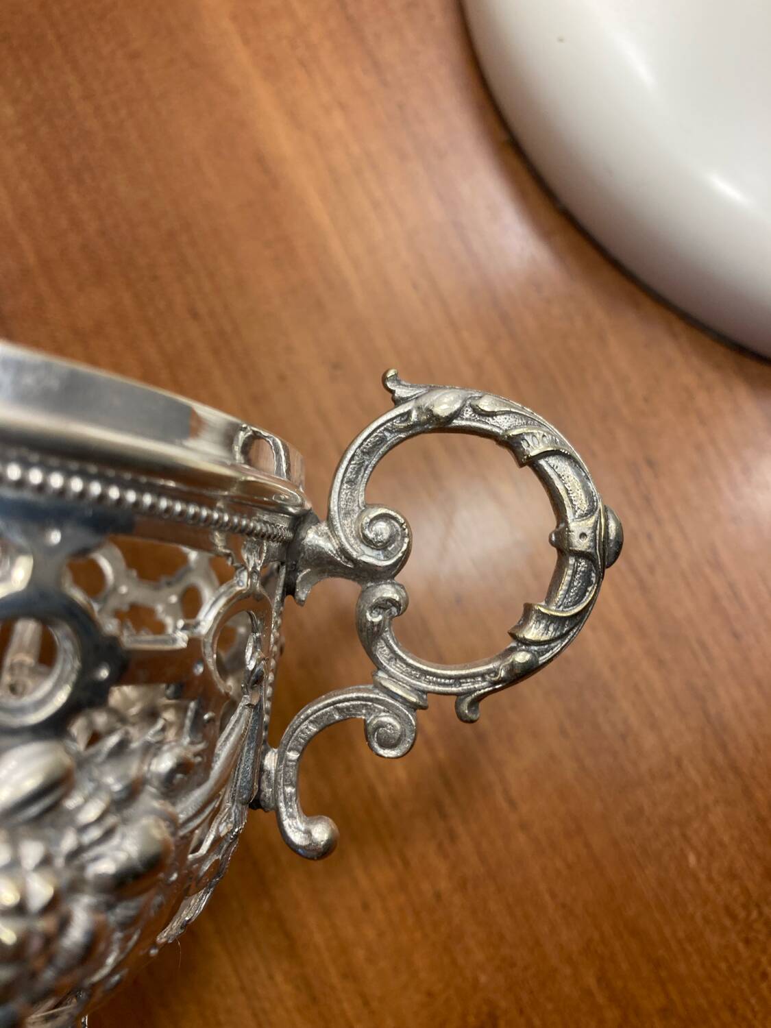 Sugar bowl, silver-plated bonbonnière, late 19th century.