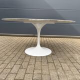 Original round dining table Knoll Tulip (152cm) Carrara