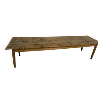 Farm table
